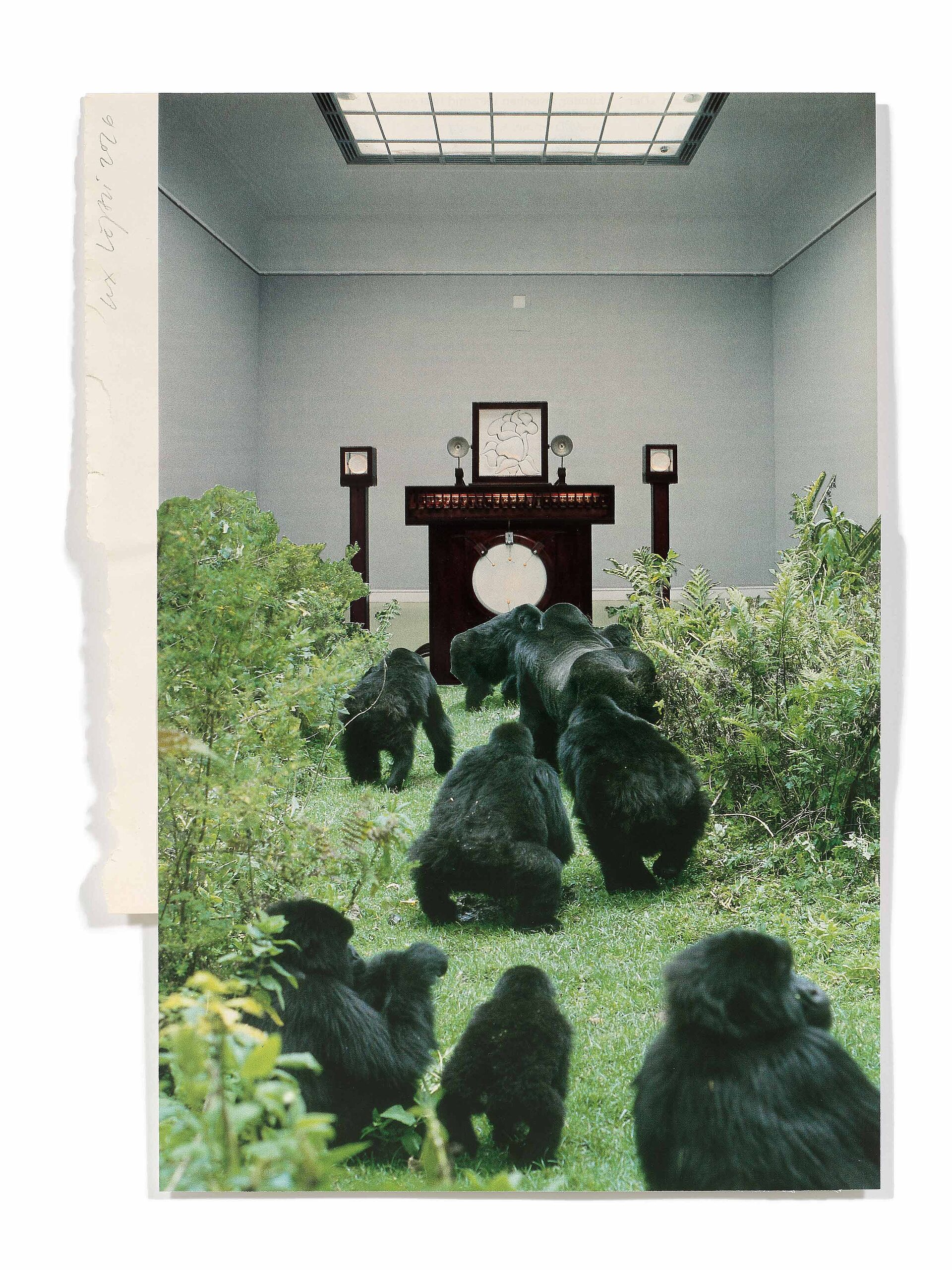 Primaten (S. von Heune), 2026
Analoge Collage aus Printmaterial
ca. A4
(Fotografie: © Mark Niedermann, Basel)